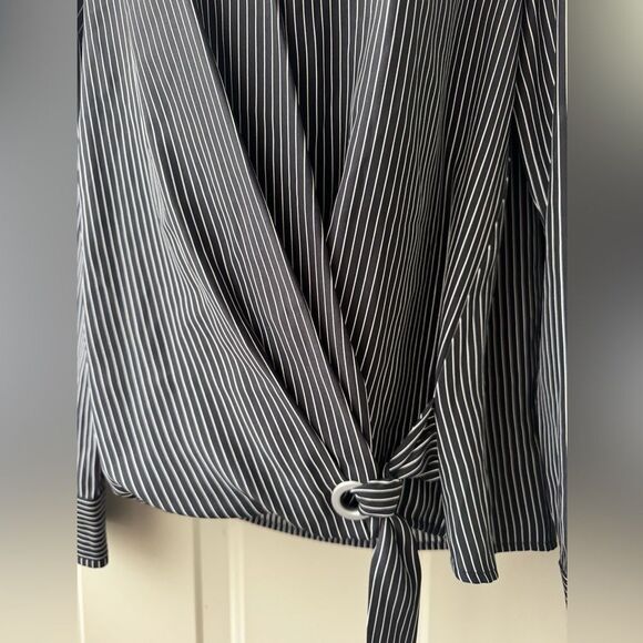 RAG & BONE  BLACK/WHITE STRIPE FELIX POPOVER 100% Silk Size SP - Picture 9 of 16
